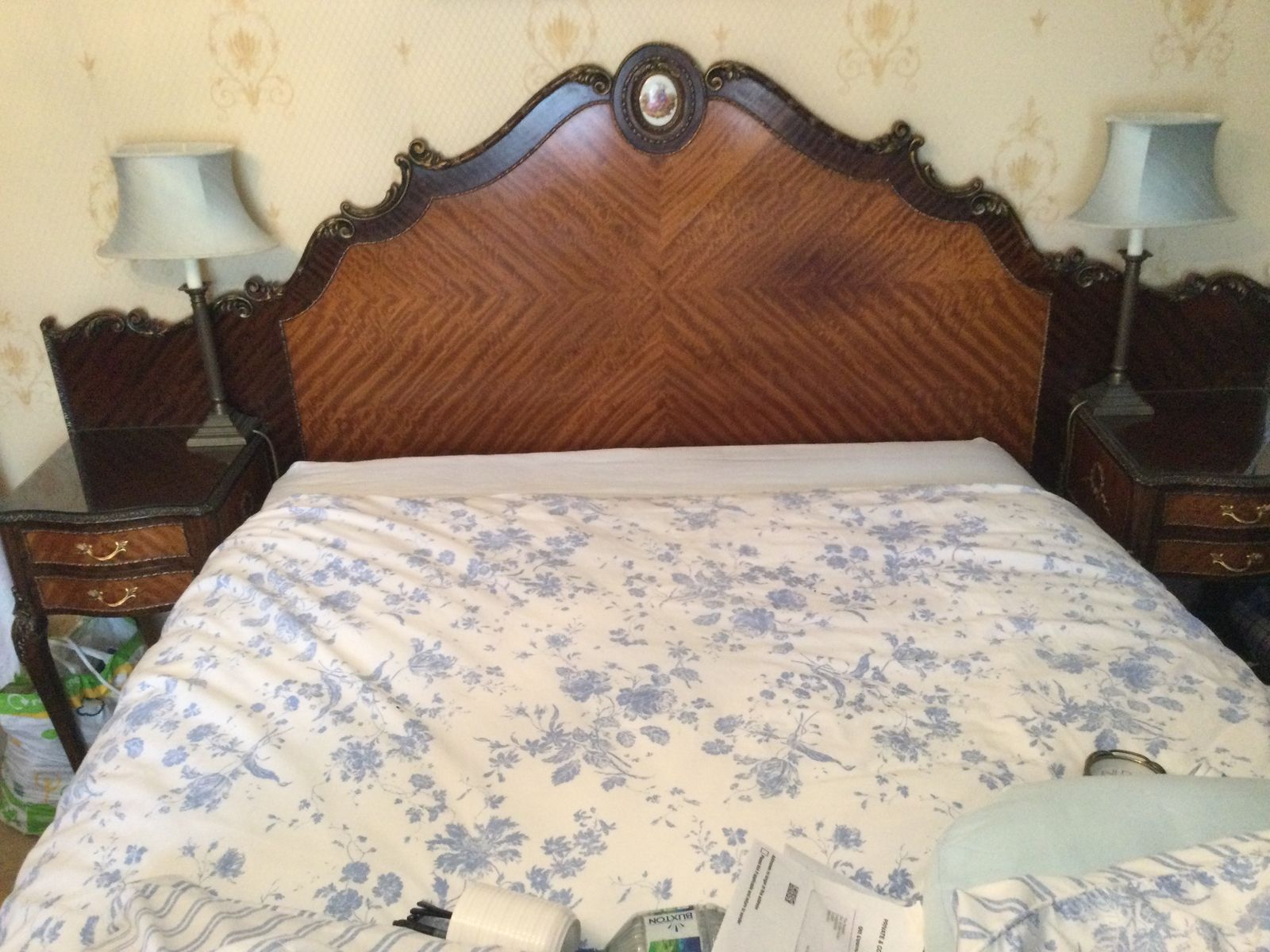 5 Piece French Bedroom Suite. Very Ornate. Good Condition. photo vinterior