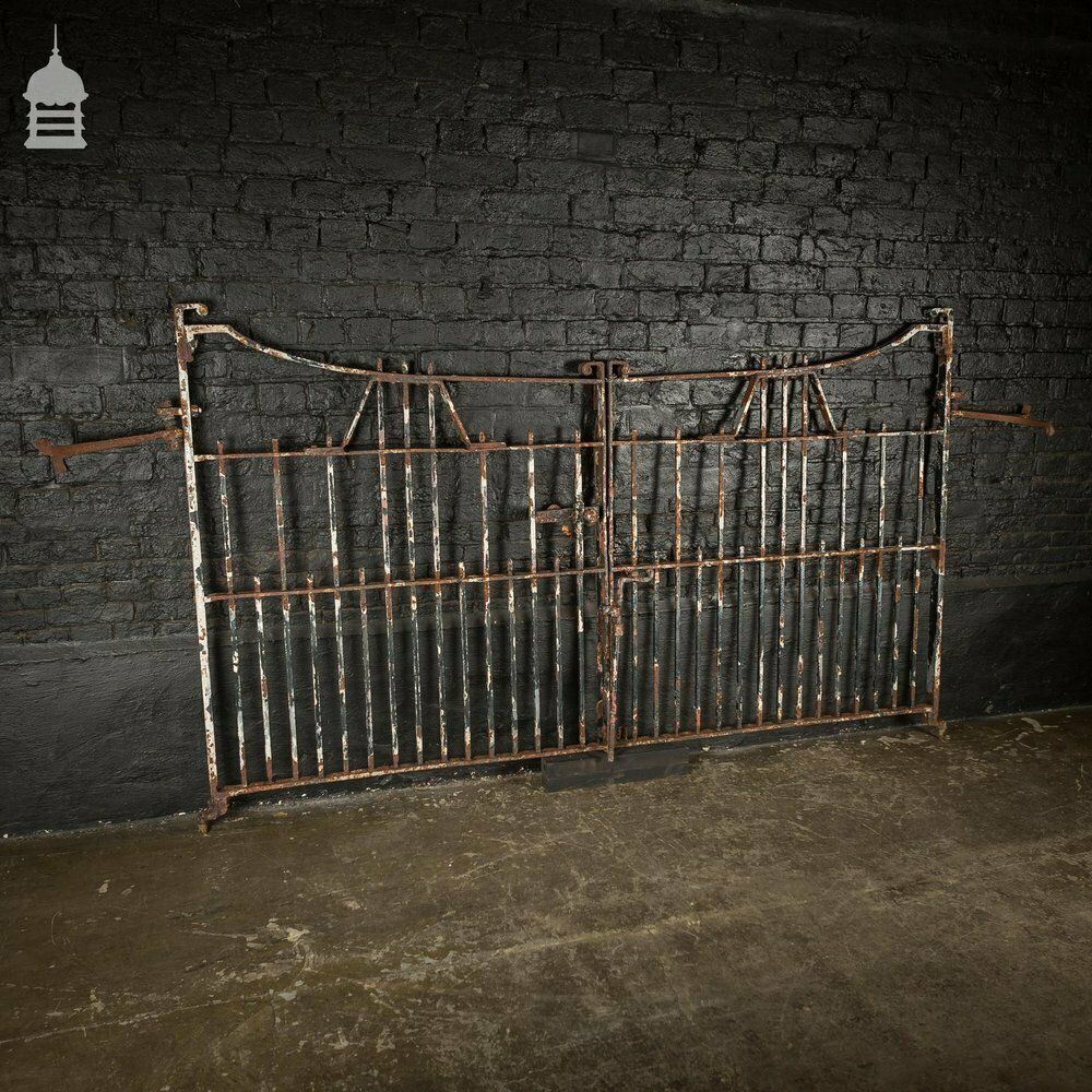 Stunning Pair Of 19th C Wrought Iron Driveway Gates photo vinterior