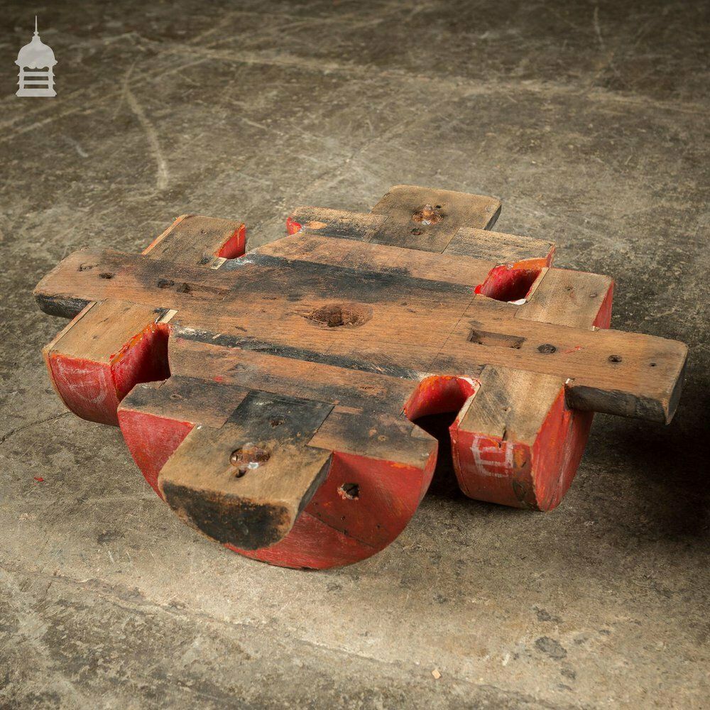photo vinterior Pair Of Red Industrial Factory Foundry Moulds