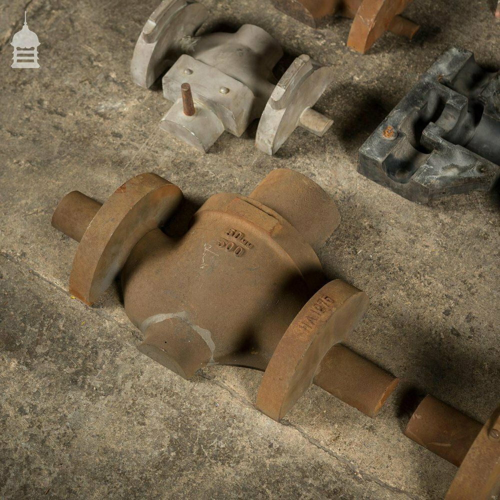 photo furniture Batch Of 10 Metal And Wooden Industrial Factory Foundry Moulds