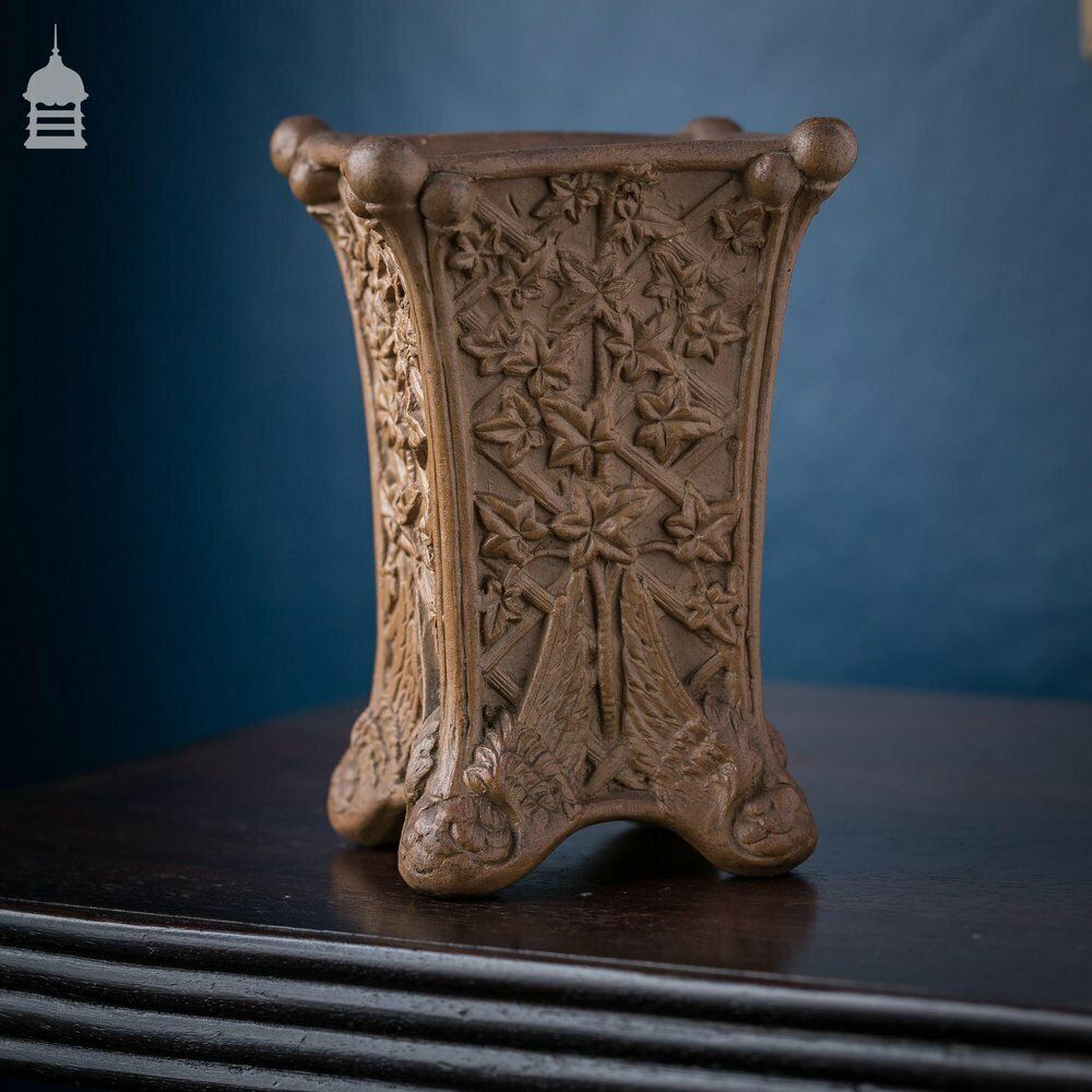19th C Doulton Lambeth Silicon Ware Vase With Ivy Leaf Design 1881