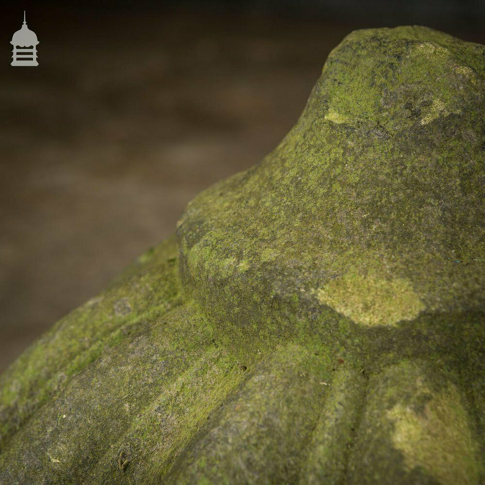 Pair Of Carved Georgian Sandstone Pier Cap Finials photo Garden Decor