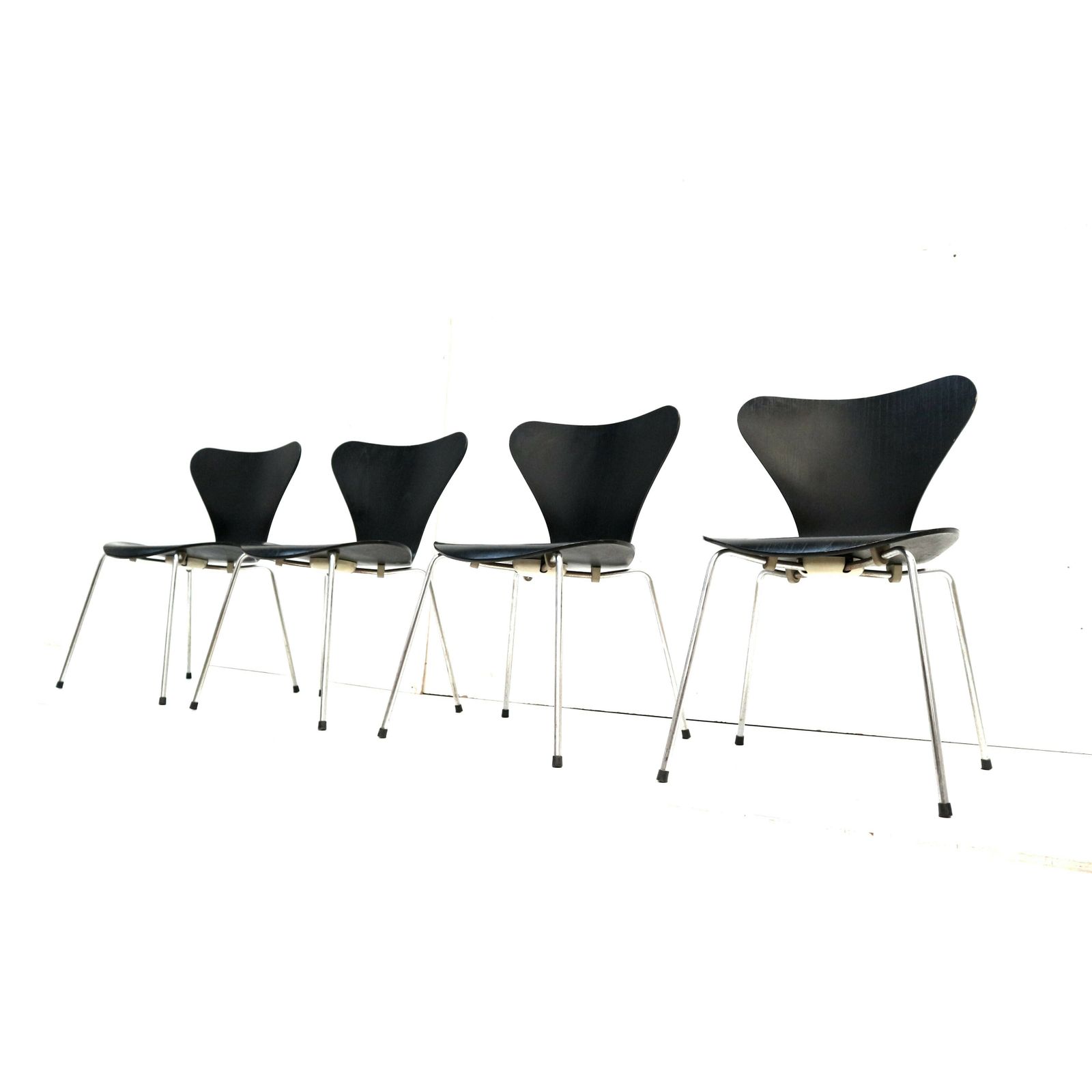 Set Of 4 Butterfly Chairs By Arne Jacobsen For Fritz Hansen