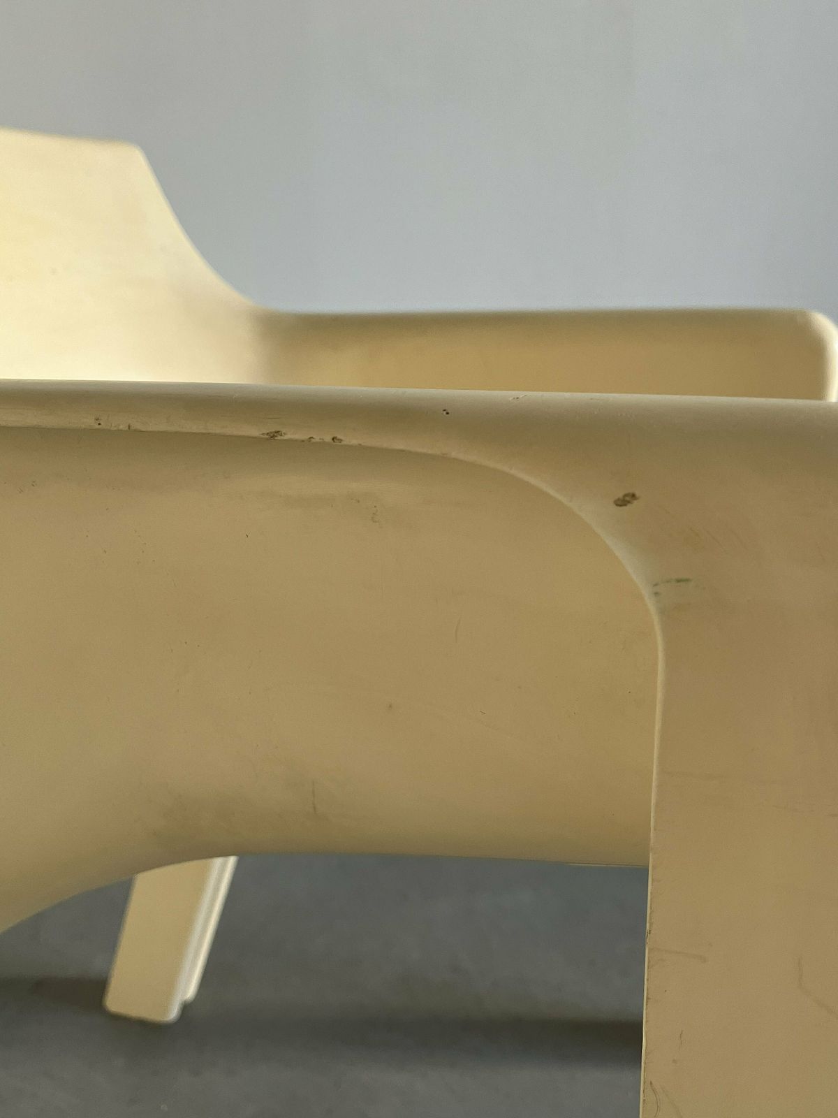 White 'Gaudi' Chair By Vico Magistretti For Artemide, Vintage Collectible Early Model, 1970s Space Age Era photo 455.0