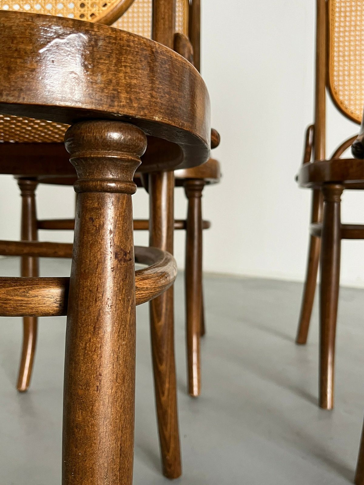 photo furniture Set Of 4 Vintage Thonet 207r Bentwood High Backrest Bistro Chairs, 1950s