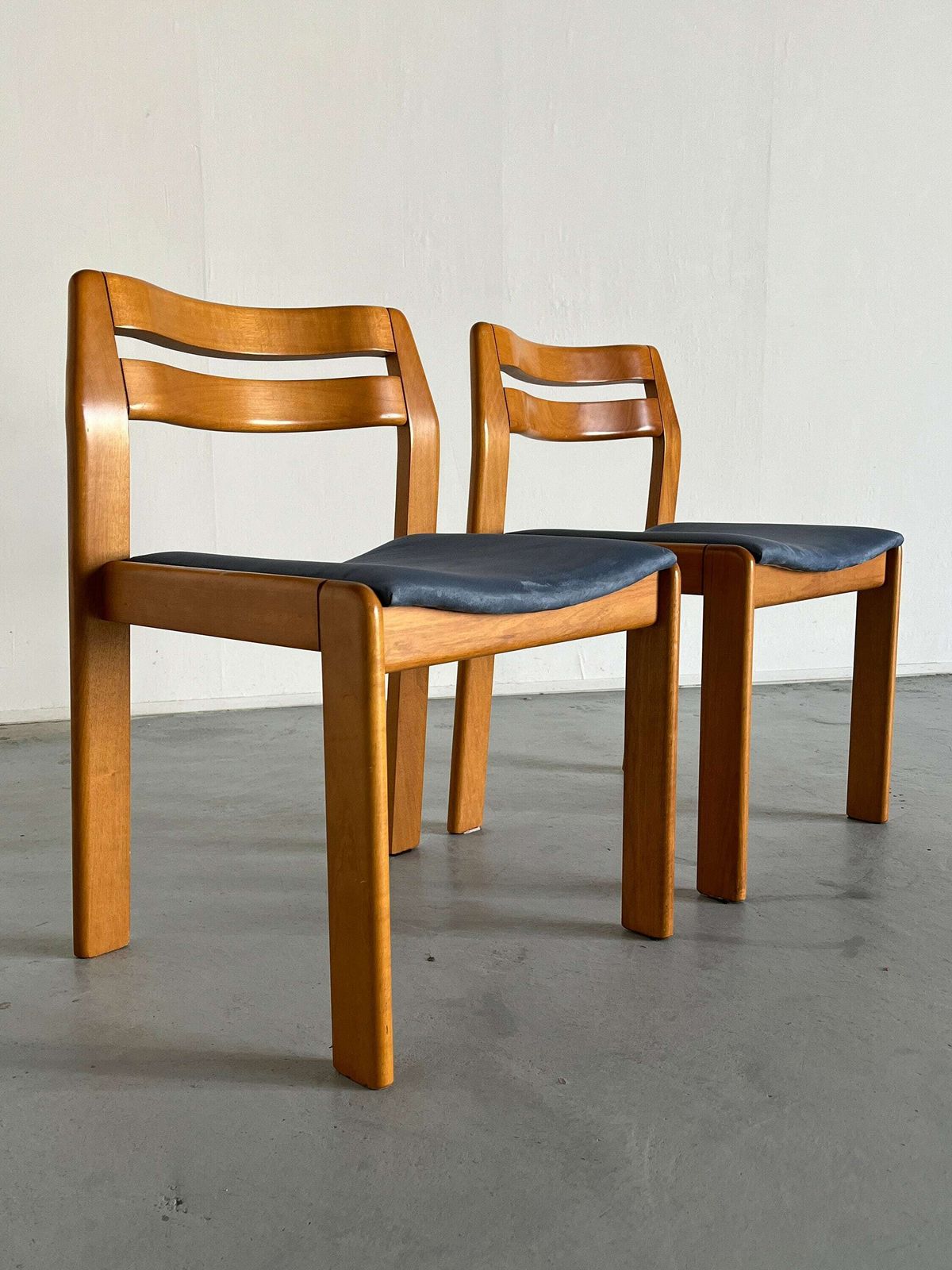 Pair Of Elegant Italian Mid Century Modern Lacquered Wood Dining Chairs, 1960s photo vinterior