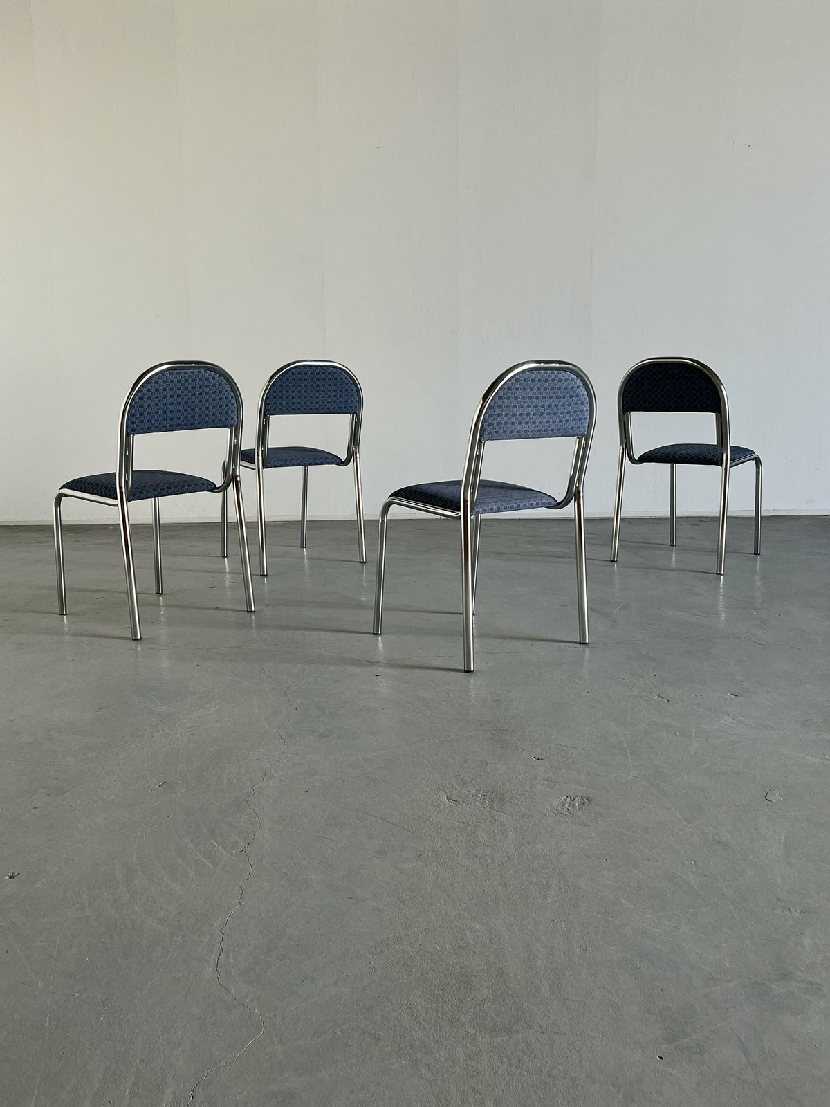 Set Of 4 Vintage Italian Bauhaus Style Curved Chrome Tubular Steel Stackable Dining Chairs, 1980s Italy photo Furniture