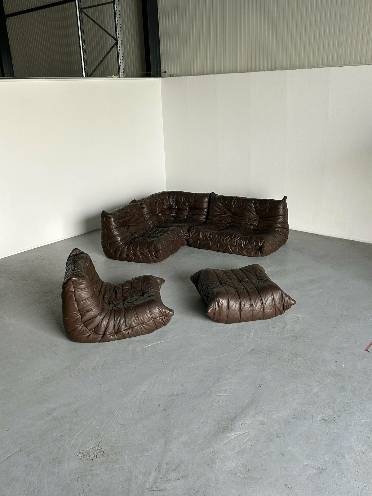 Original Vintage Togo Sofa Five Piece Ensemble Set In Brown Leather, Michel Ducaroy For Ligne Roset, 1970s Early Production