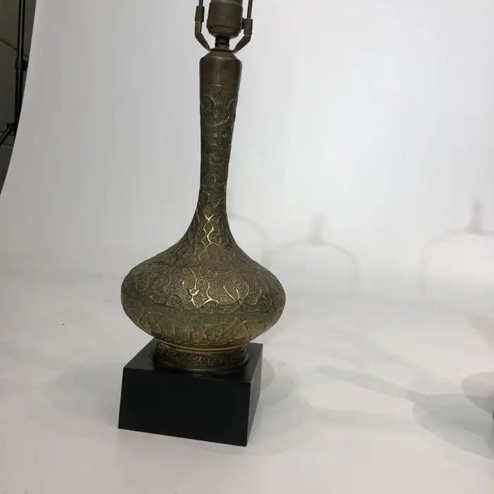 Pair Of Brass Oriental Style Table Lamps Mid Century 1960s Hollywood photo Lighting