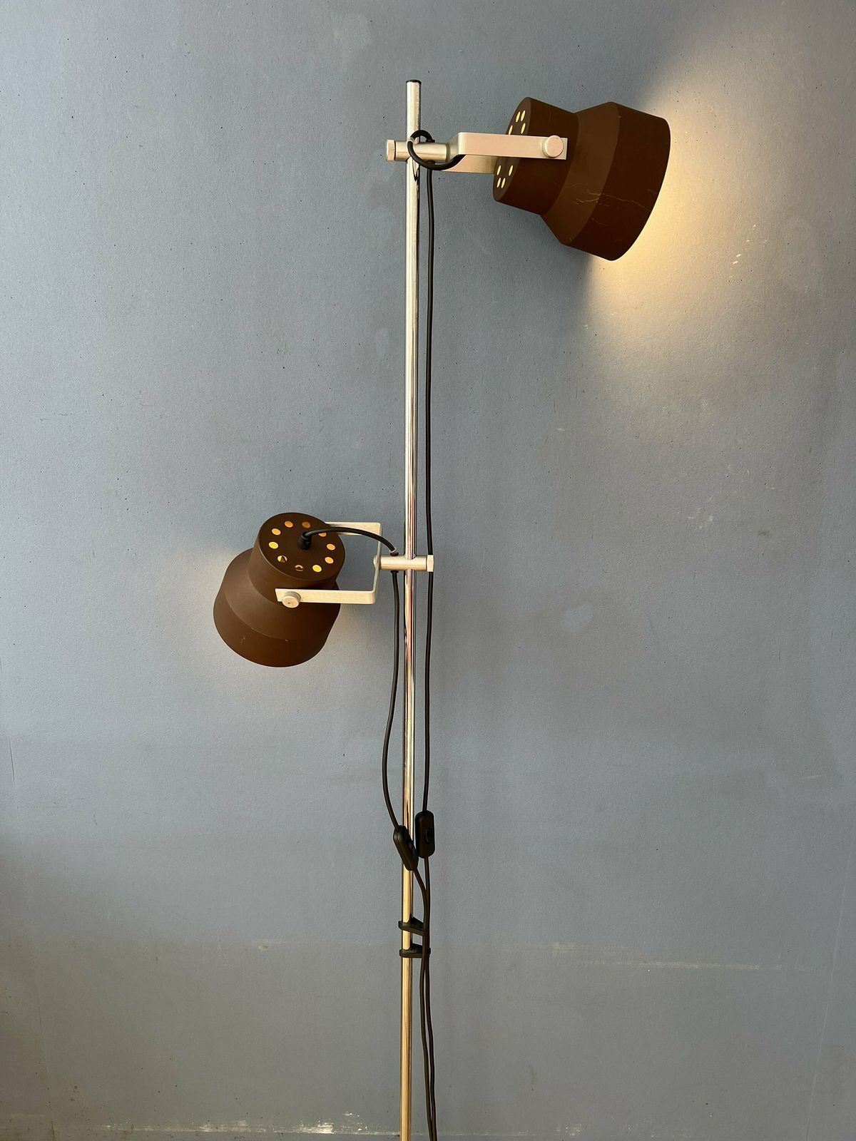 Bruine Anvia Mid Century Space Age Vloerlamp