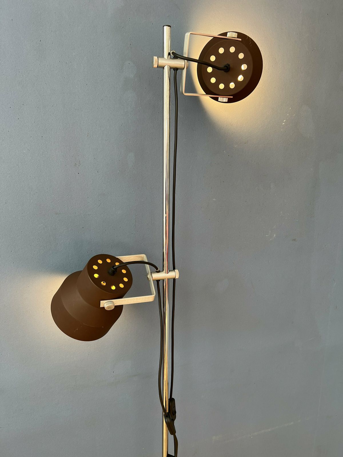 Bruine Anvia Mid Century Space Age Vloerlamp photo Verlichting