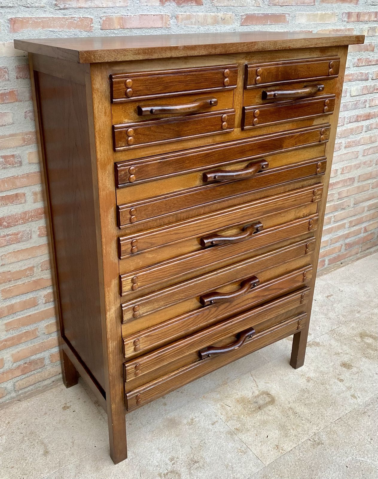 photo for sale Toscaanse Sifonier Met Zes Lades, Spaans, Gesneden Grenenhout, 20e Eeuw
