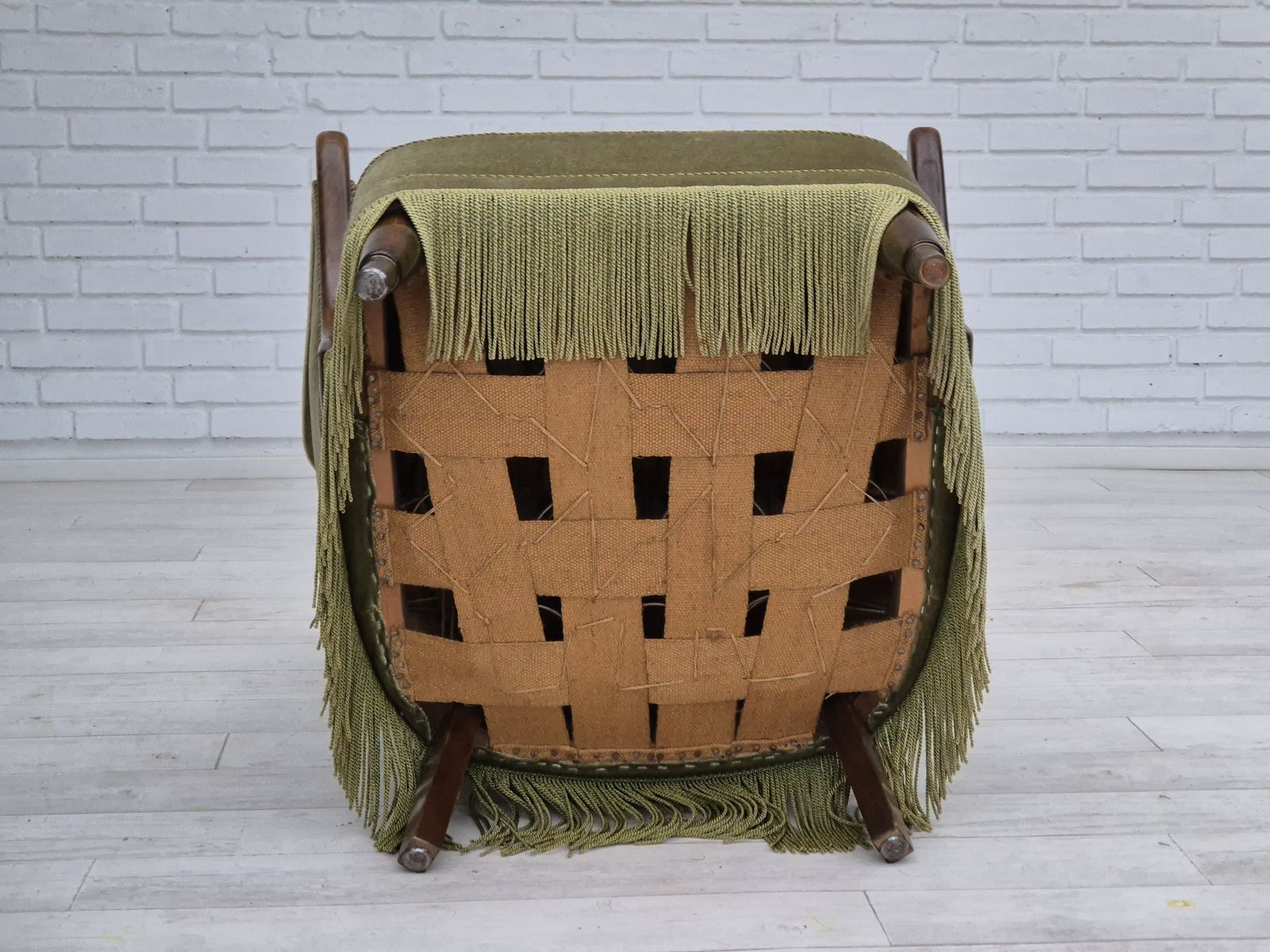 photo vinterior 1960s, Scandinavian Design, Armchair In Original Condition, Furniture Velour, Beech Wood Legs.