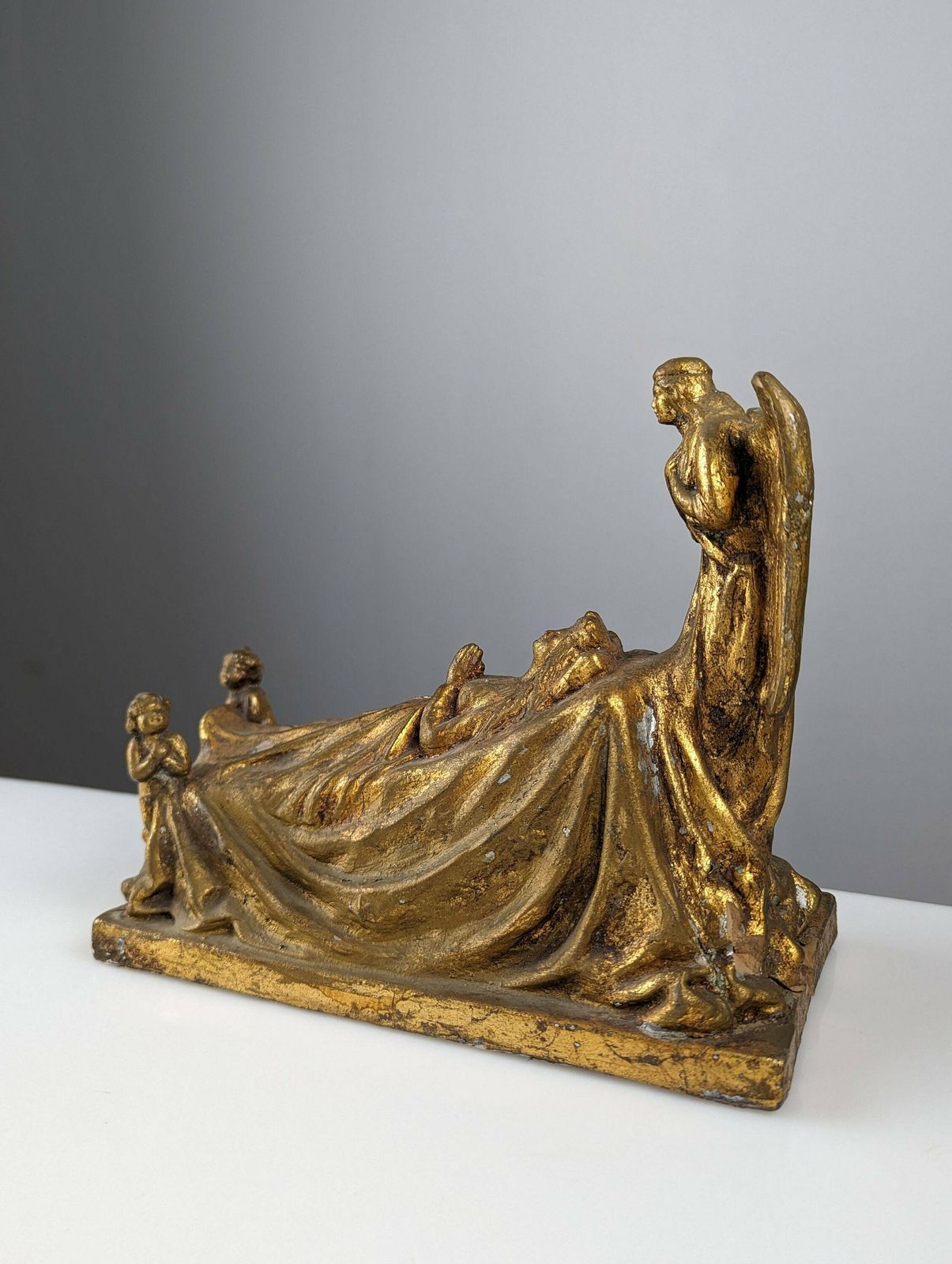 Queen And Angels Sculpture In Golden Terracotta photo 358.0