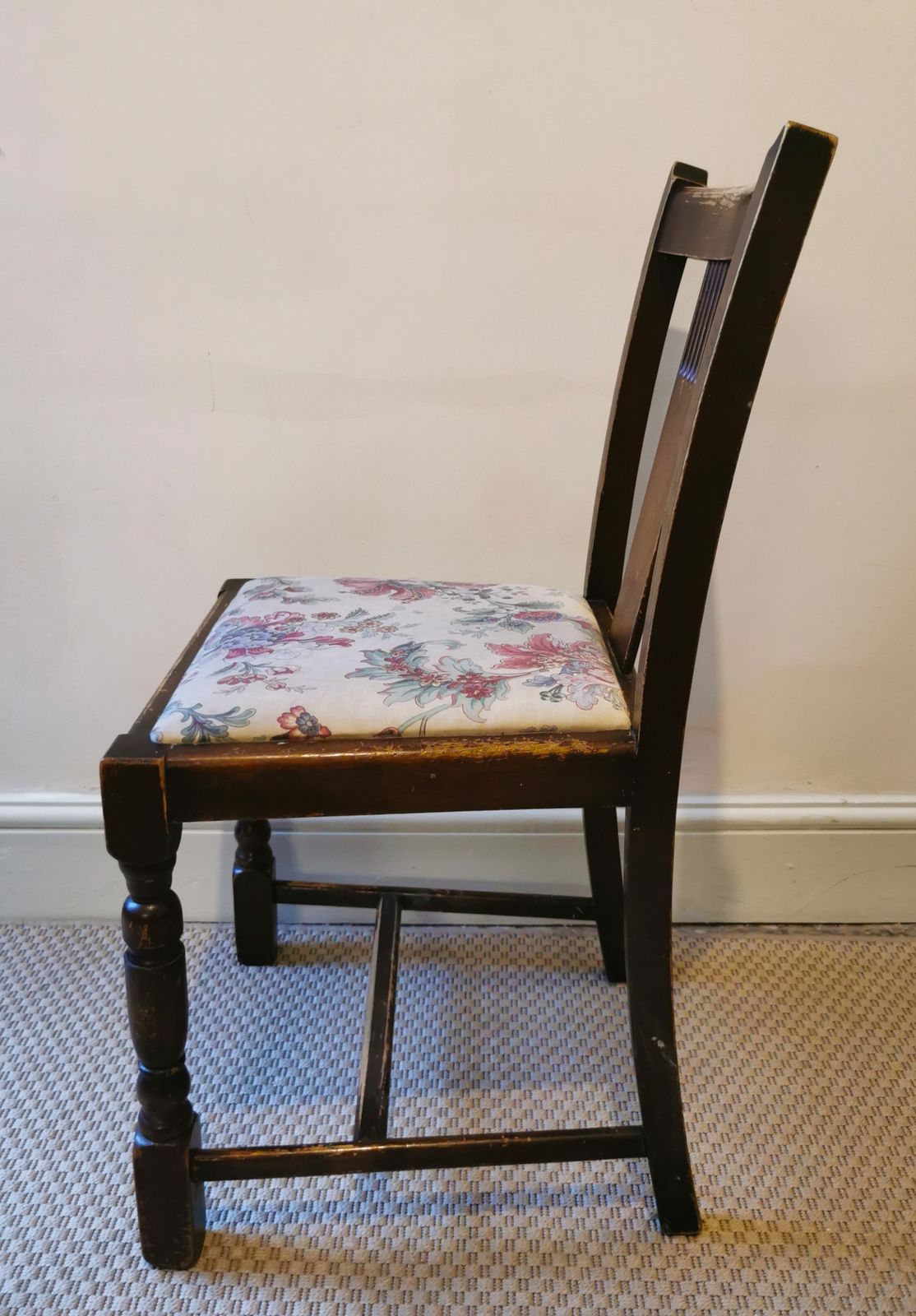 Set Of Four Unique Re Upholstered Solid Hard Wood Dining Chairs With Luxury Fabric Cushions photo vinterior