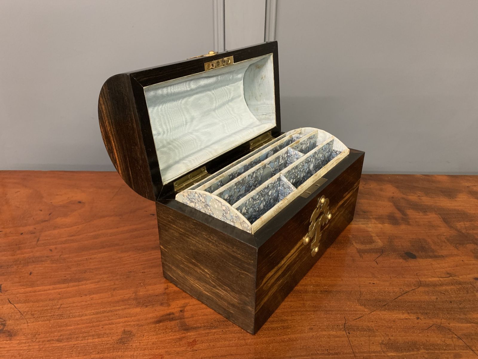 photo vinterior Victorian Coromandel Stationary Casket