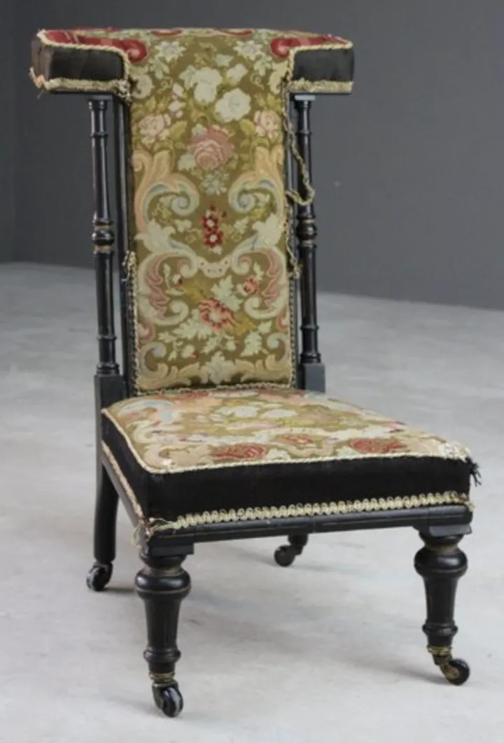 Special Antique Tapestry Prie Dieu Prayer Chair