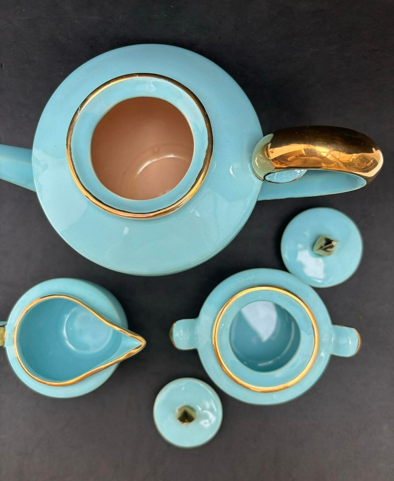 photo furniture Aqua Koffie Thee Belgisch Aardewerk Theepot Suikerpot Roomkan Kopjes Turquoise En Goud 24k Jaren 1920 Bayer Blauwgroen Tiffany Belgisch Huwelijkscadeau