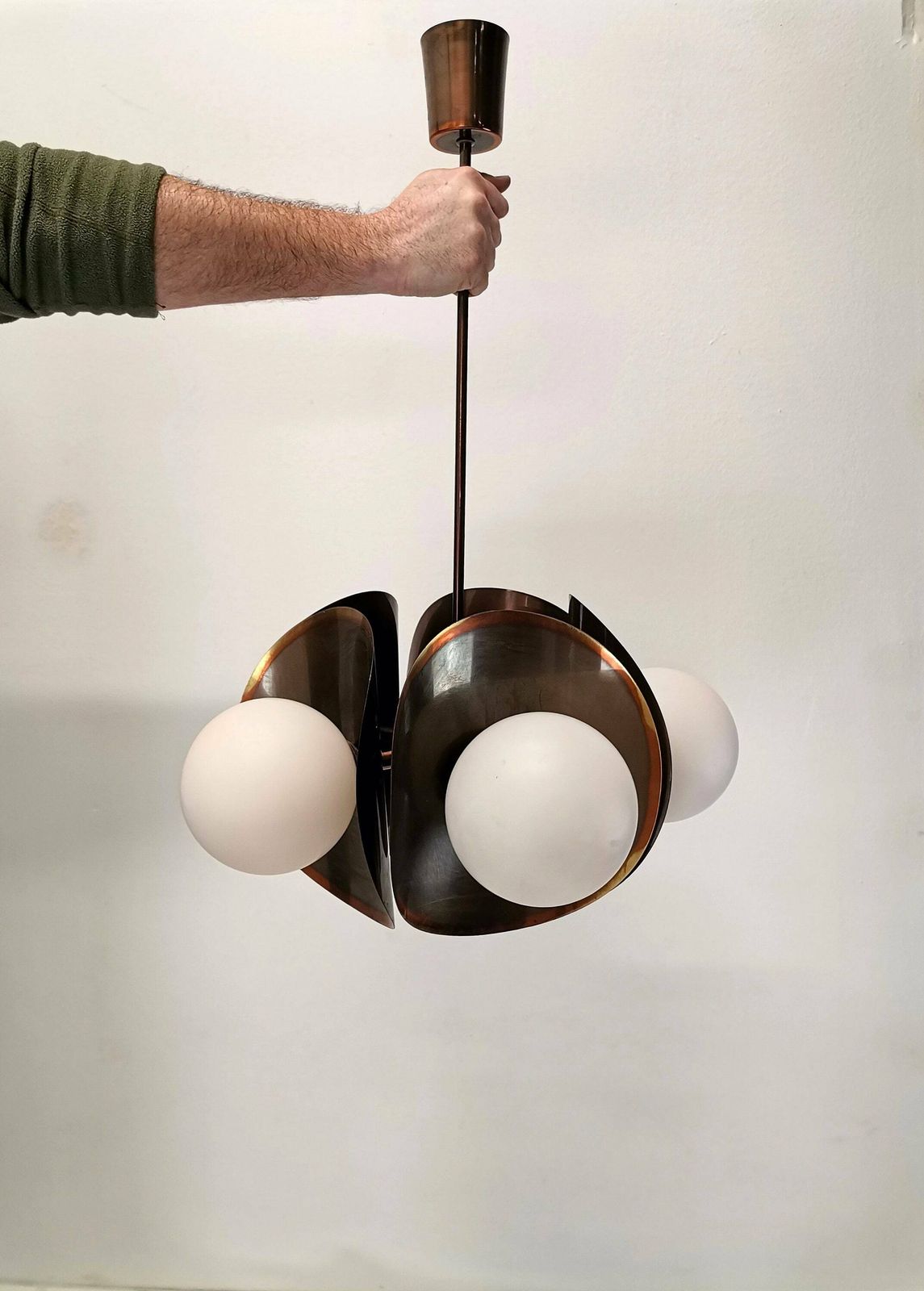 Vintage Copper Pendant Light With 5 White Glass Spheres / Mid Century Sputnik Style Pendant Light / 70s Yugoslavia photo vinterior