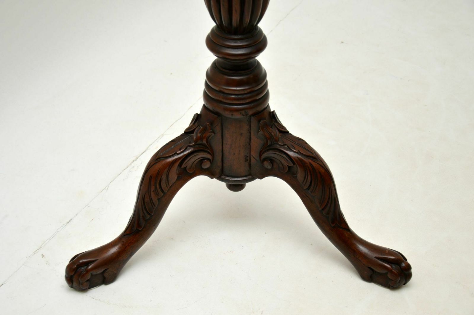 Antique Victorian Carved Mahogany Torchere / Plant Table photo vinterior