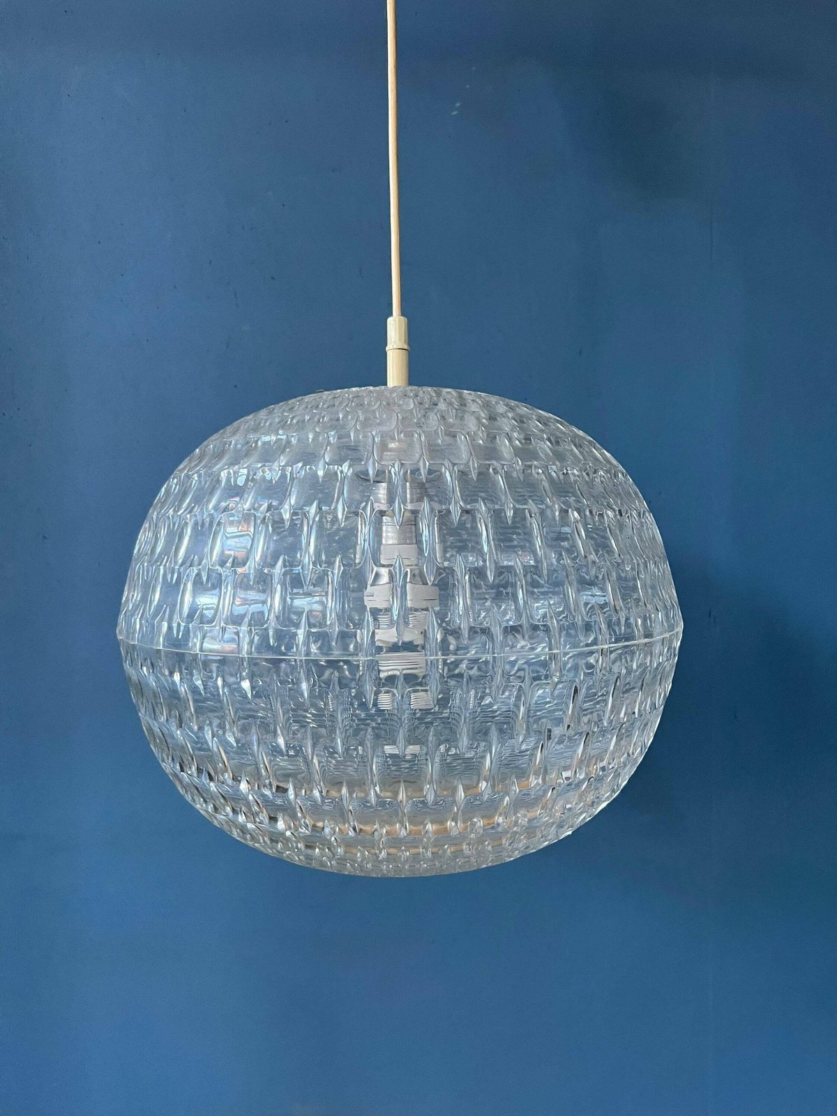 Mid Century Crystal Ball Acrylic Glass Pendant Lamp photo vinterior