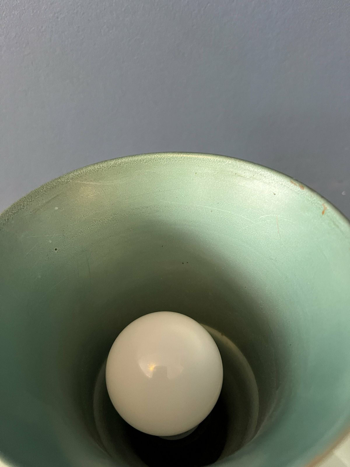 photo for sale Metalen Trompet Uplighter 'Cup' Tafellamp In Zilverkleur