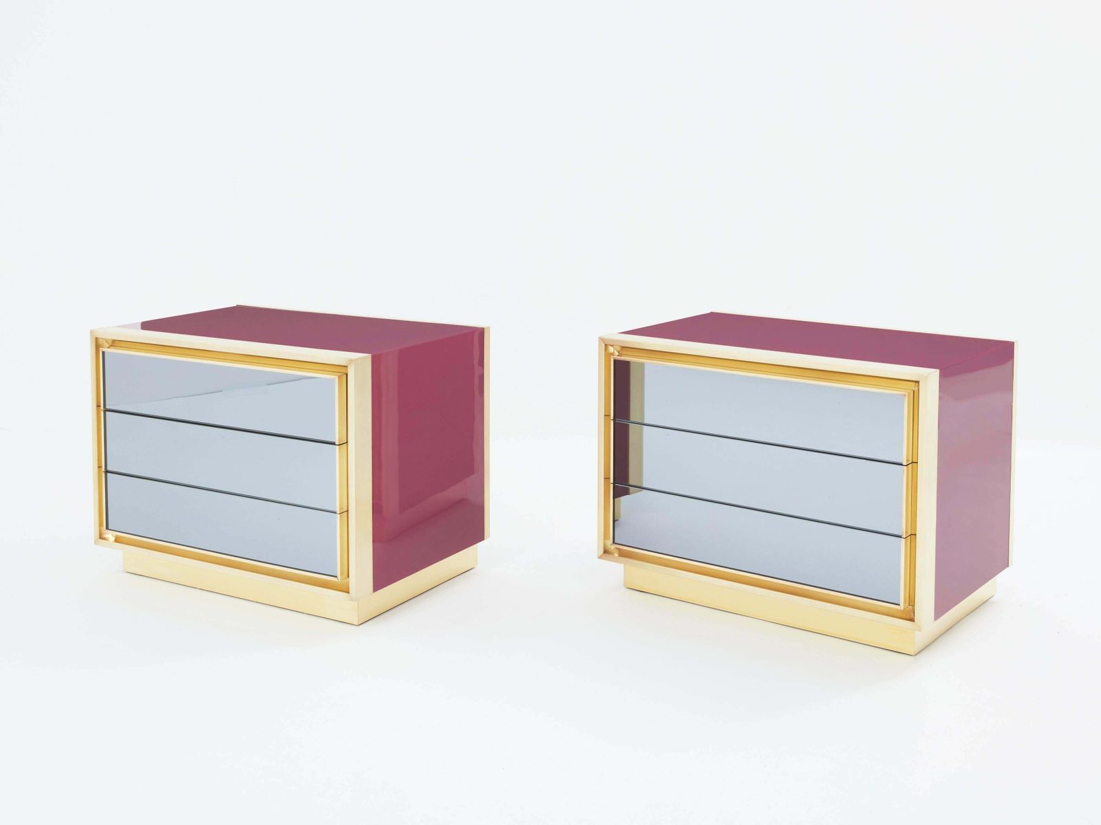 Tables de chevet Maison Jansen laquées framboise, laiton et miroir, années 1970 photo furniture