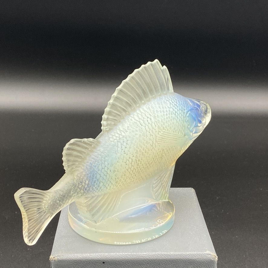 A R.Lalique Perch Mascot In Opalescent Glass. photo buy