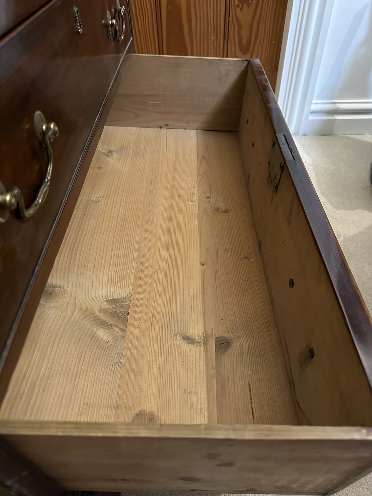 Georgian, Mahogany 4 Drawer Chest Of Drawers photo for sale