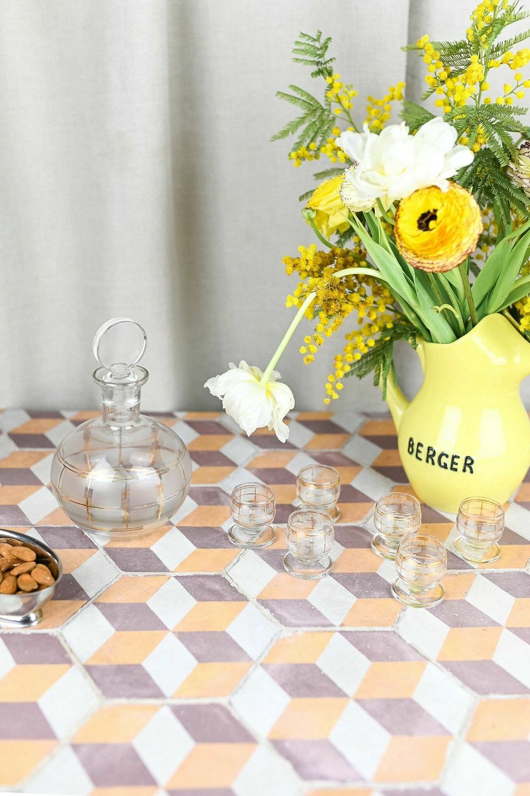 Glass Liquor Carafe/Decanter With 6 Shot Glasses, Made In France, Circa 1950 photo vinterior