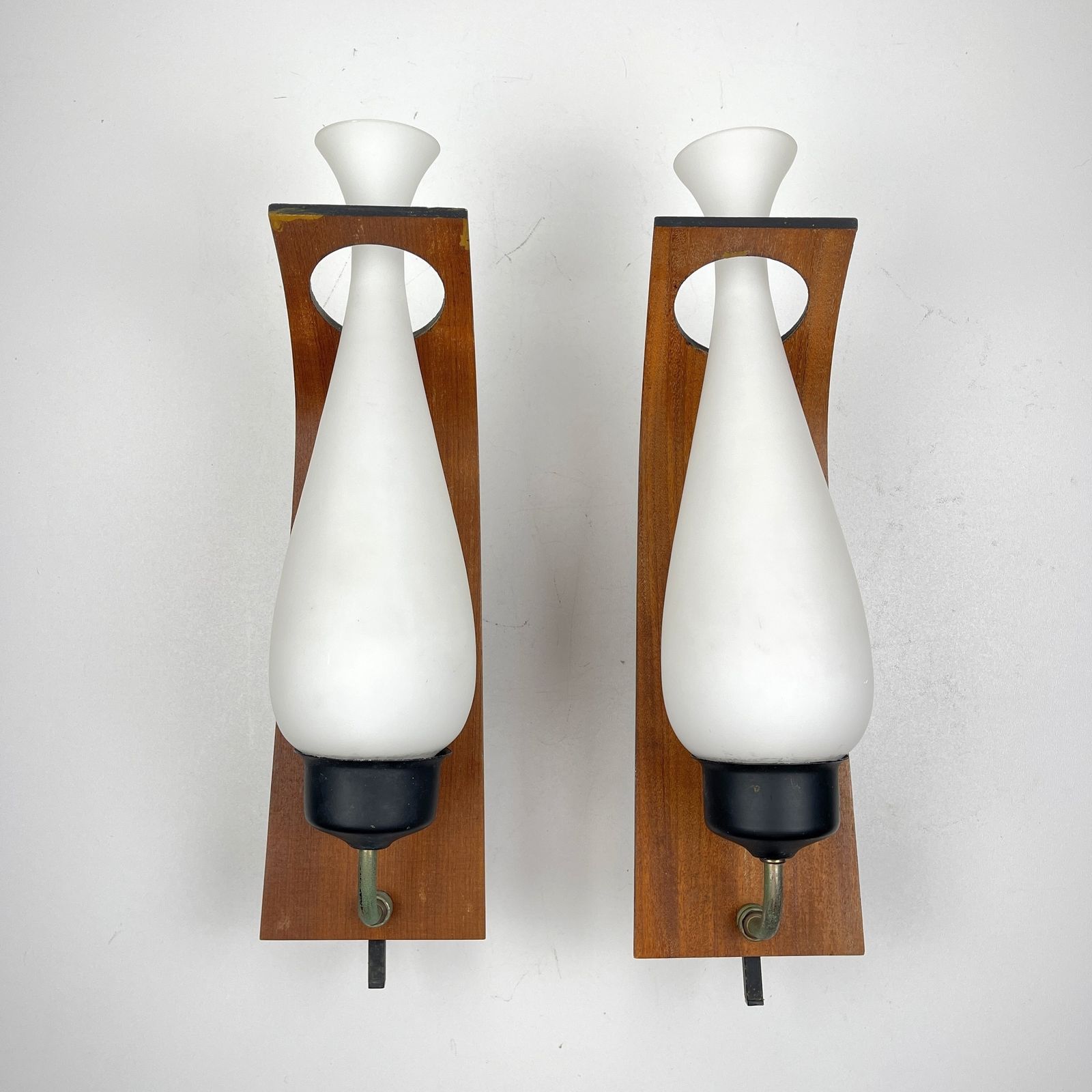 Wall Lamps By Stilnovo, Italy 1950s, Set Of 2 photo for sale