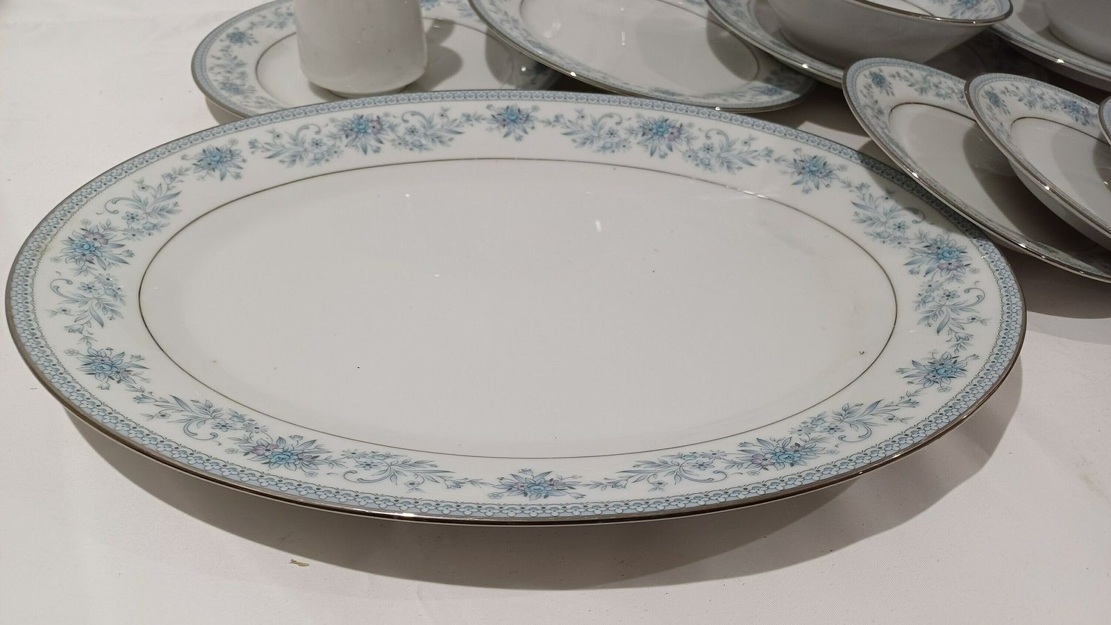 Noritaki Blue Hill   Part Dinner Service   19 Pieces Incl Meat Plate   Excellent Condition photo 145.0