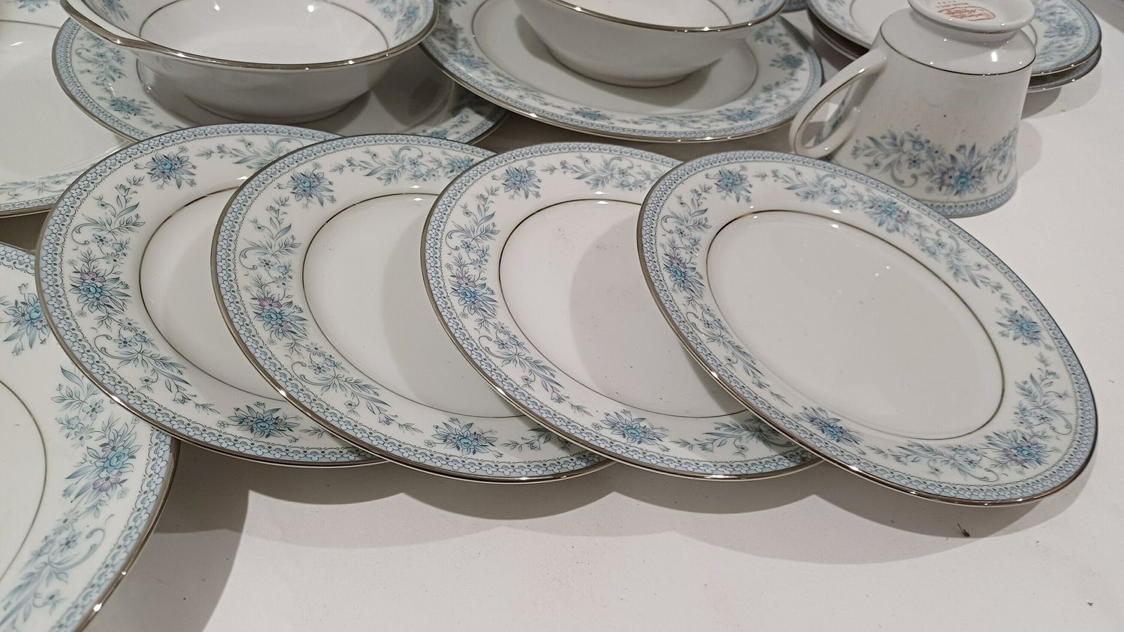 Noritaki Blue Hill   Part Dinner Service   19 Pieces Incl Meat Plate   Excellent Condition photo vinterior
