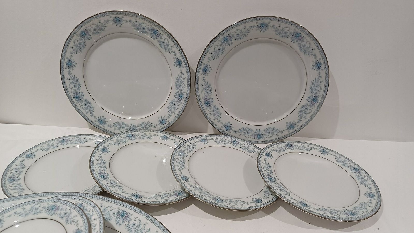 photo furniture Noritaki Blue Hill   Part Dinner Service   19 Pieces Incl Meat Plate   Excellent Condition