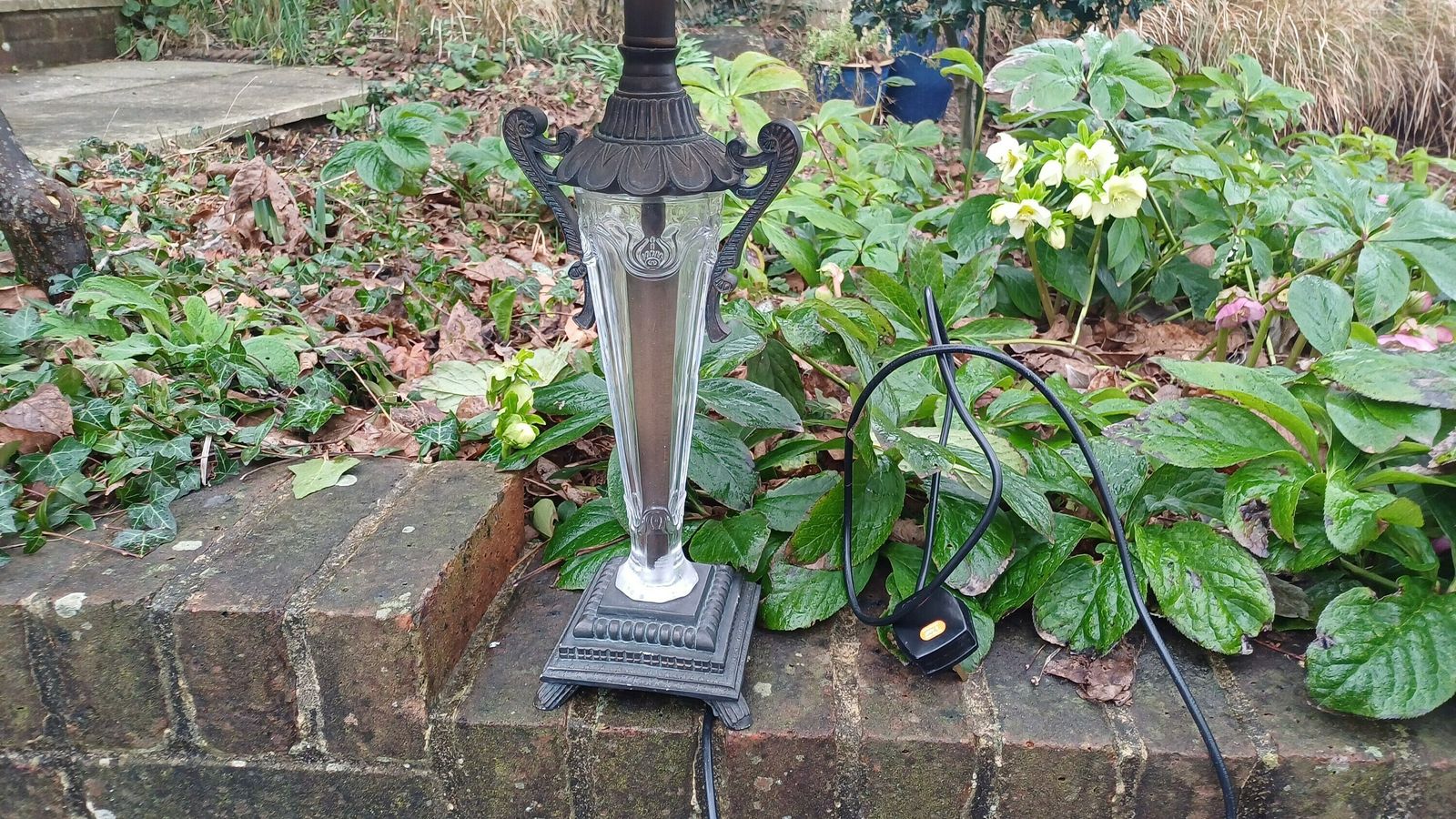 Quality Vintage Table Lamp With Shade   Glass And Metal Base, Classical Style In Excellent Condition , Working (Height 67cm Inc Shade) photo vinterior