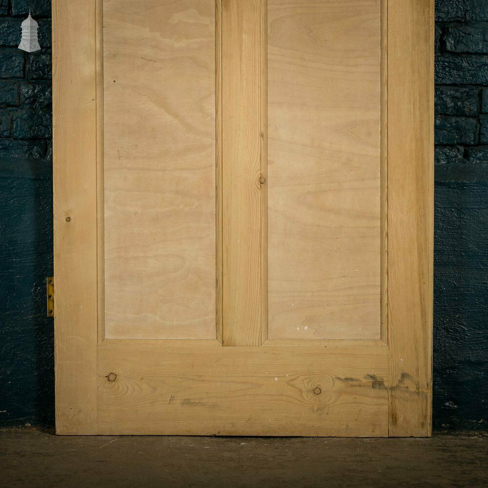 photo vinterior Pine Panelled Door, Moulded 3 Panel
