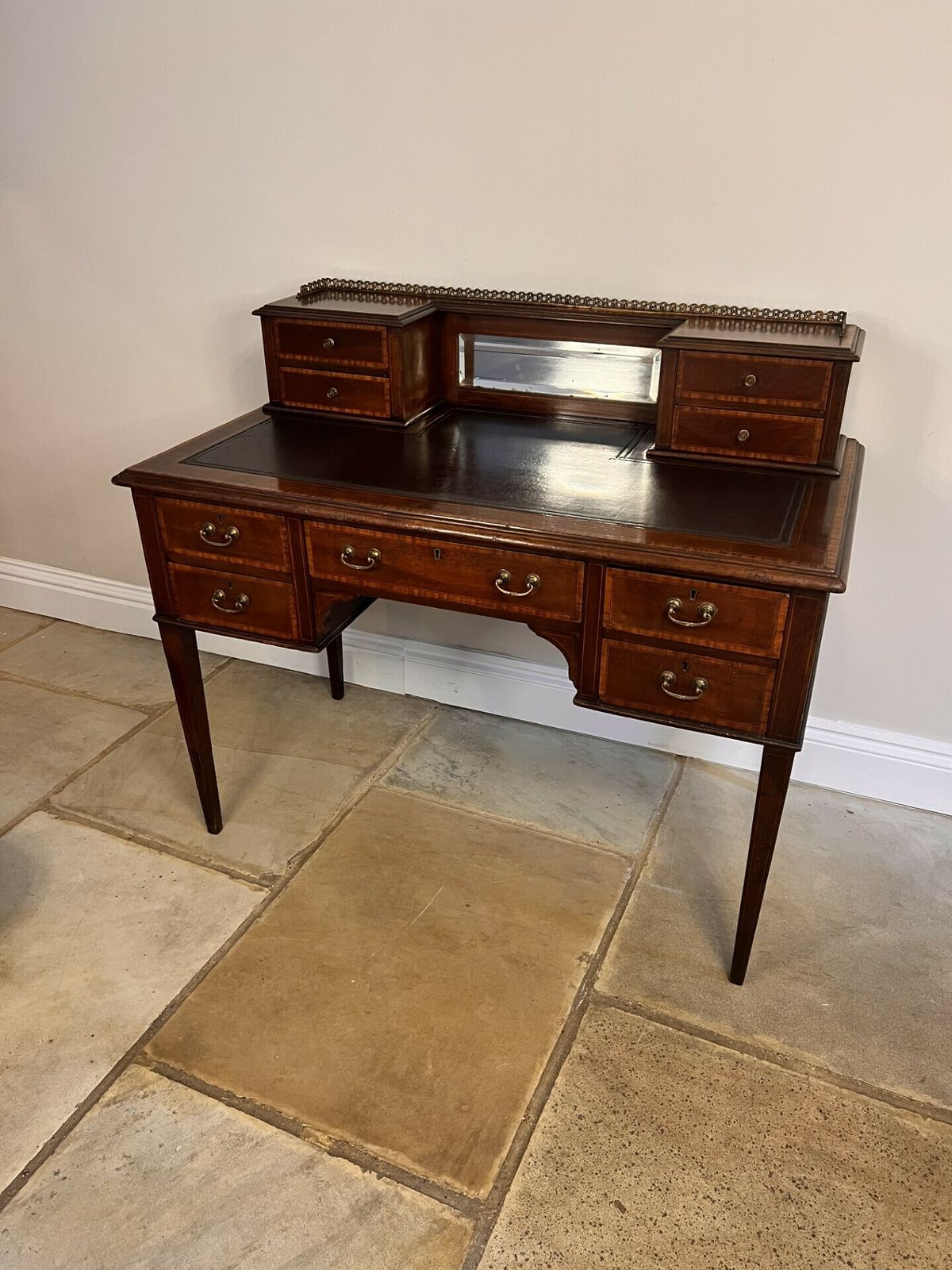 photo furniture Edwardian Quality Mahogany Inlaid Writing Desk