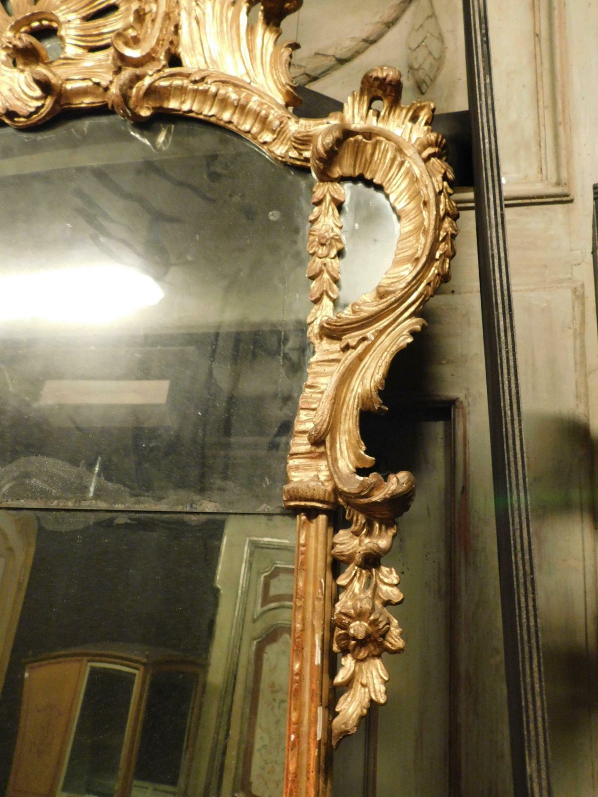photo furniture Ancient Gilded Wooden Mirror With Richly Carved Cymatium, Italy