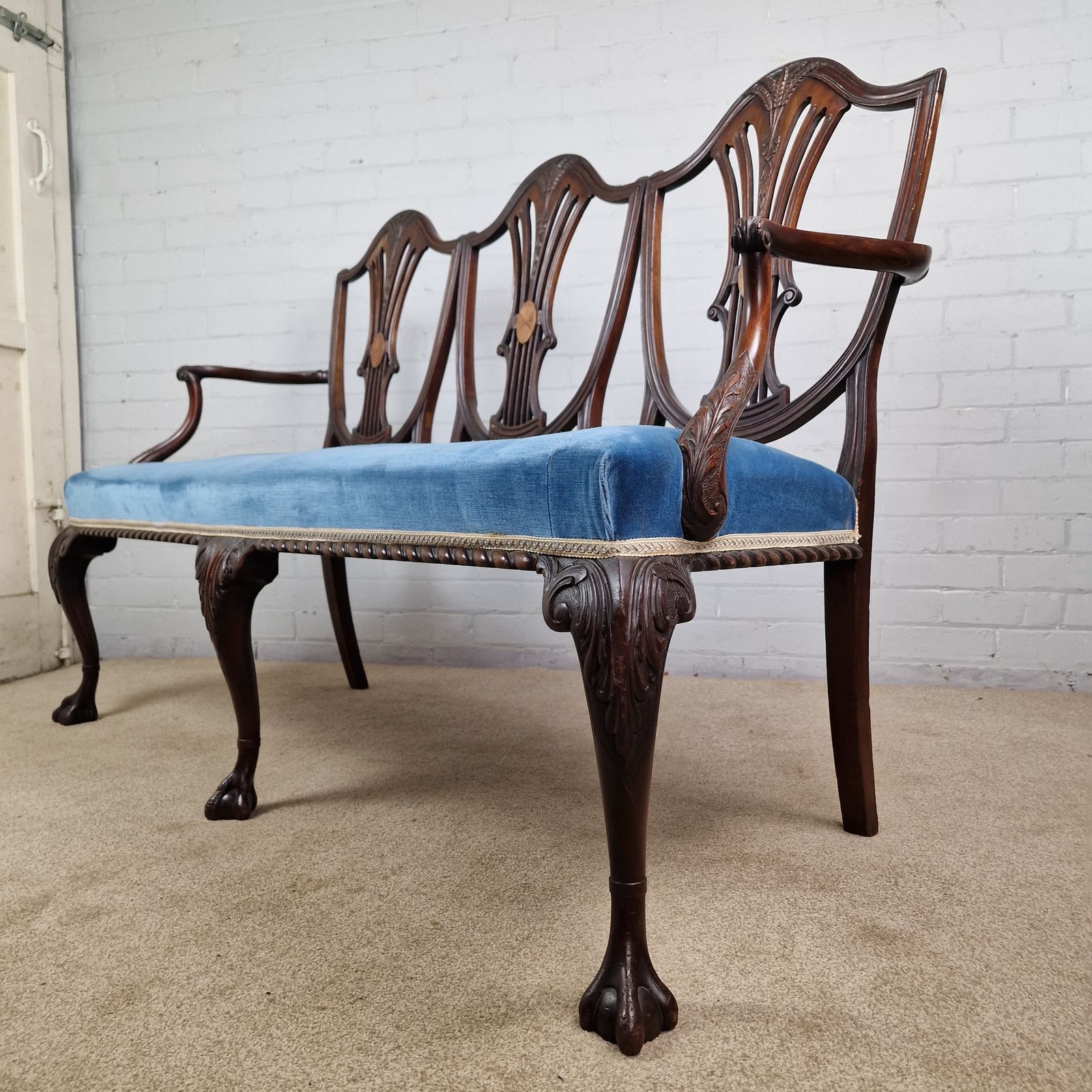 photo vinterior Original Victorian Sheraton Style Three Seat Sofa / Settee