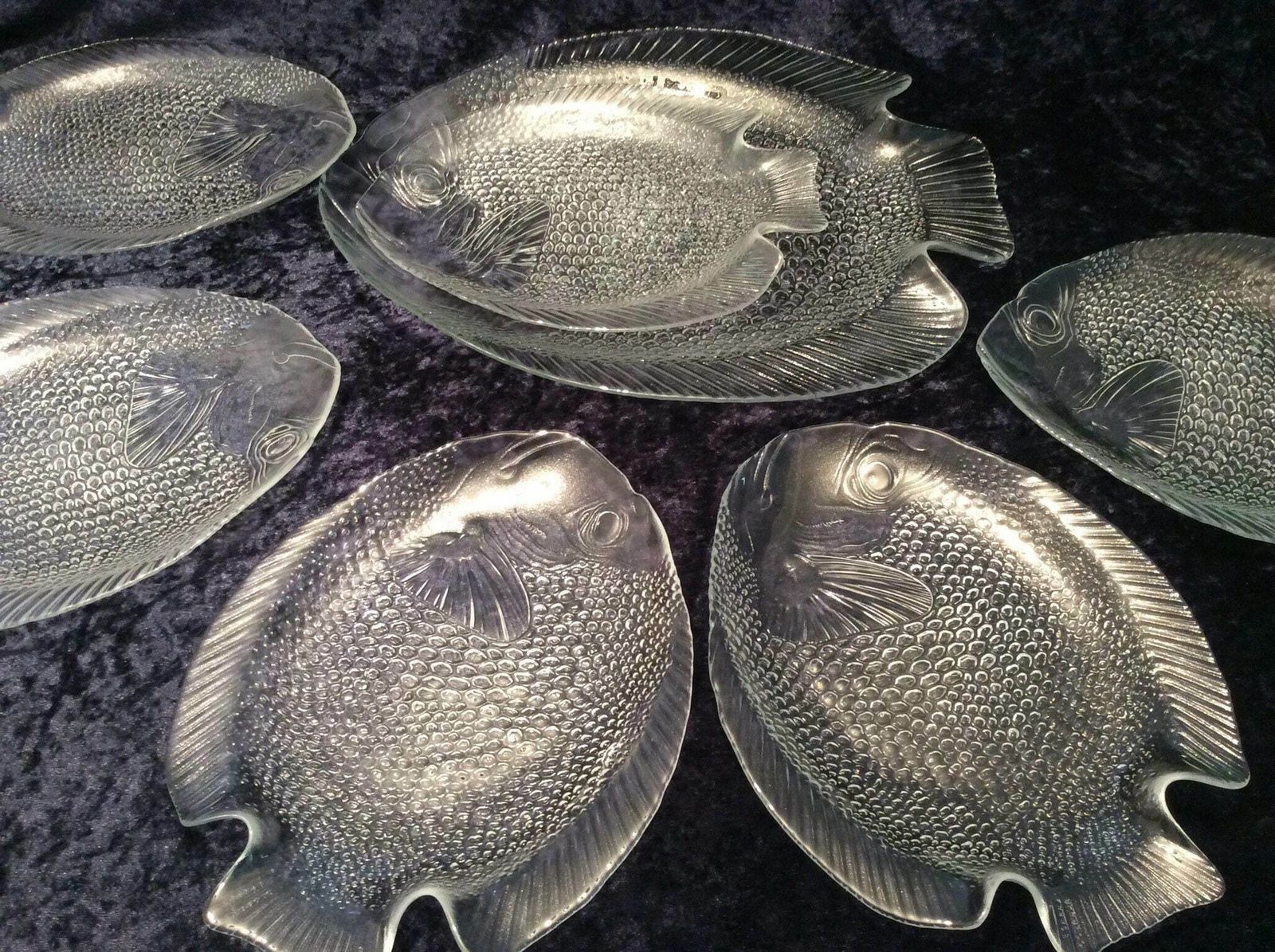 Retro 1970s Arcoroc ‘Poisson’ Set Of 7 Glass Dishes: 1 Large Platter, 6 Dinner Plates, Arcoroc Fish Plates, Arcoroc Glass Fish Poisson Plate