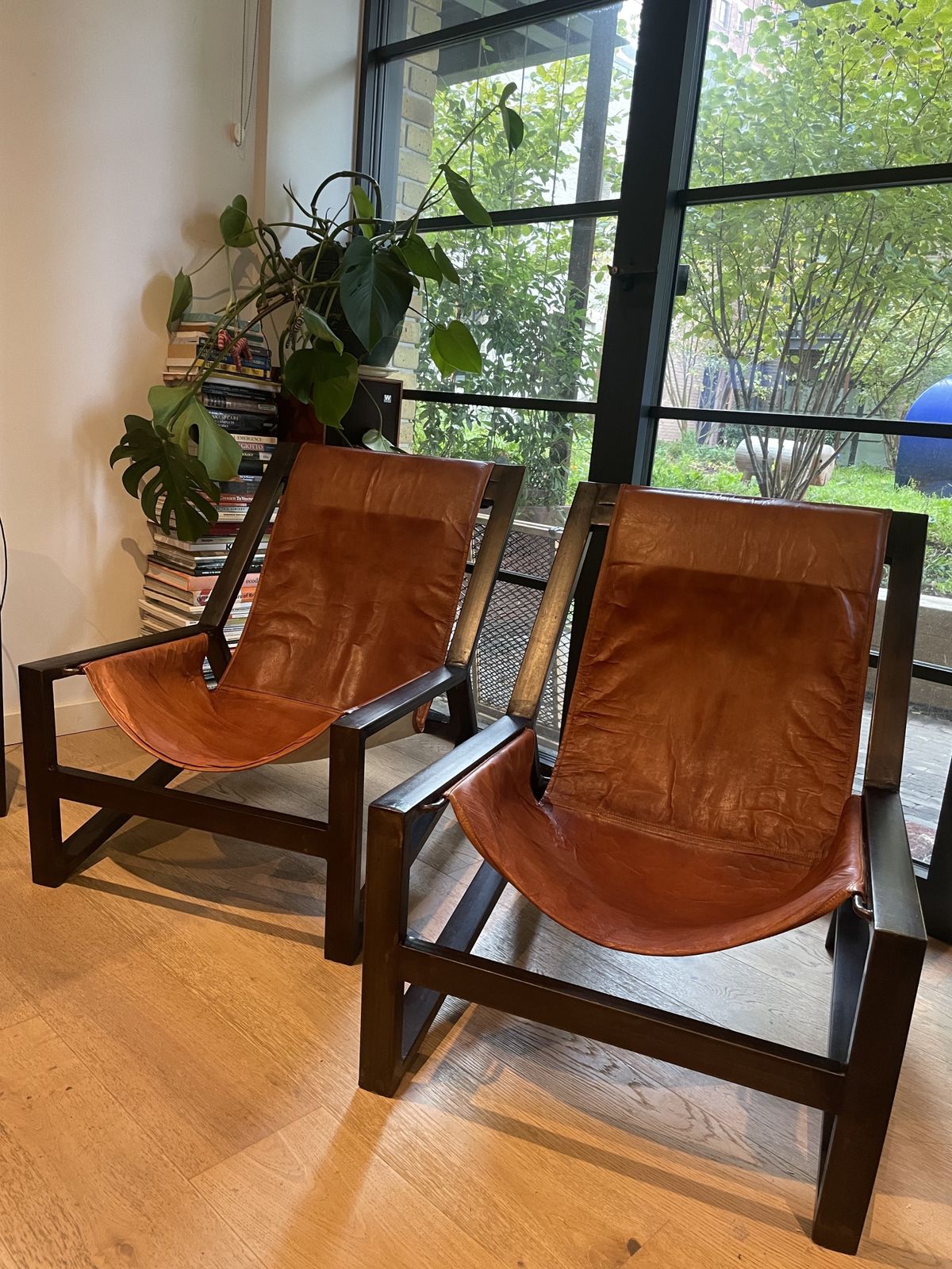 Mid Century Style Pair Of Iron & Leather Lounge Chairs photo vinterior