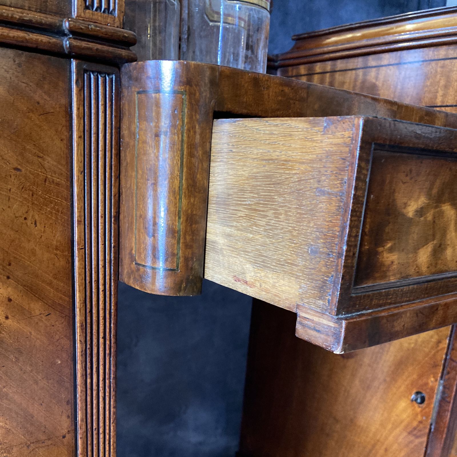 photo vintage Handsome Mahogany Sideboard Of Exceptionally Small Proportions, Circa 1840
