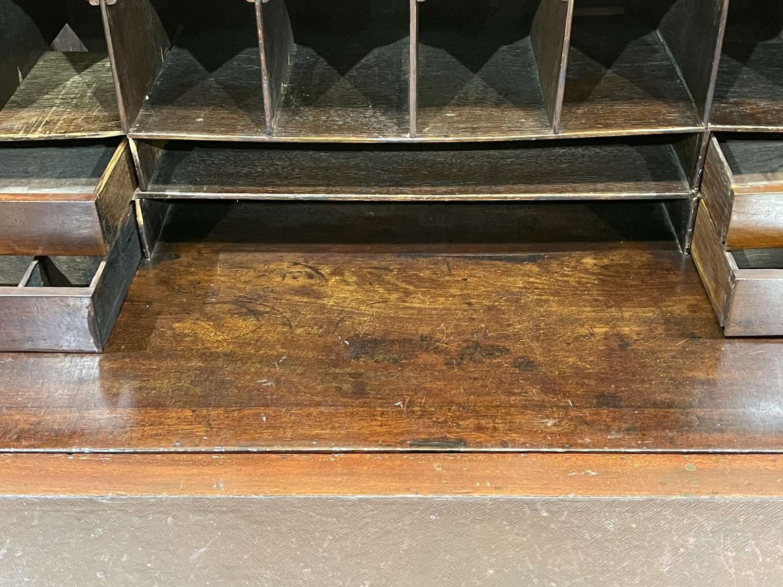 19th Century Georgian English Donkey Back Secretary In Mahogany And Oak photo vinterior