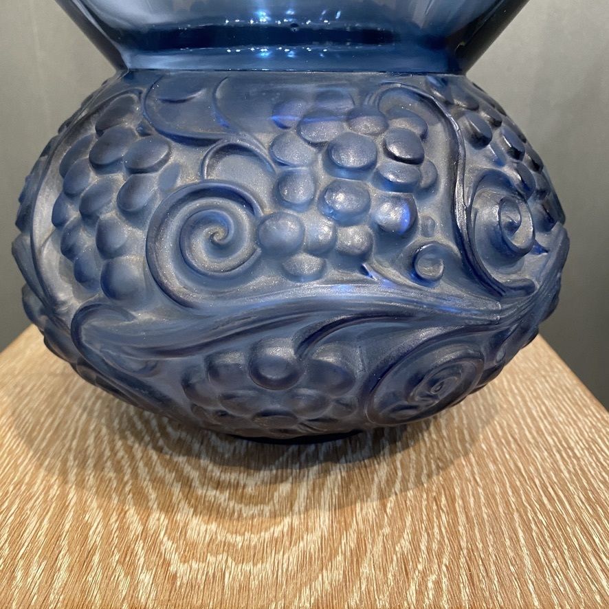 A Rene Lalique Fontainebleau Blue Glass Vase photo buy