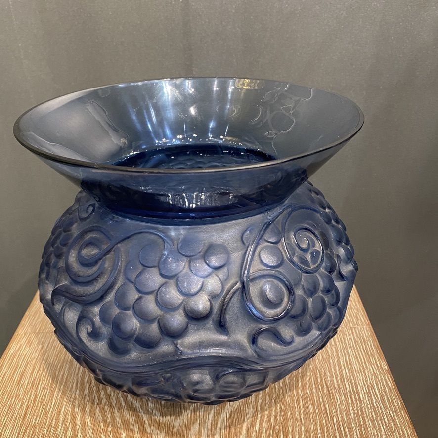 photo for sale A Rene Lalique Fontainebleau Blue Glass Vase