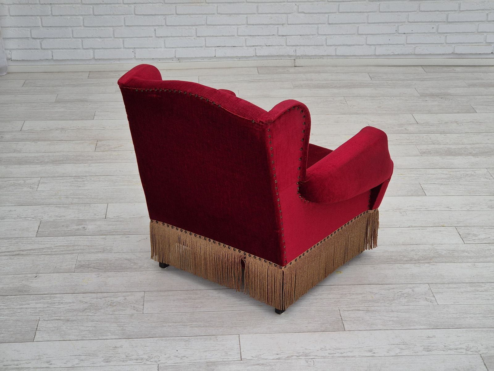 photo vinterior 1960s, Danish Lounge Chair, Original, Furniture Velour, Oak Wood Legs.