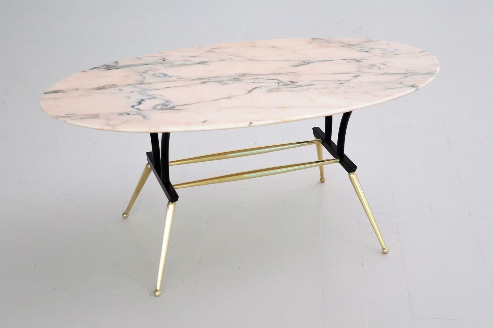 Italian Midcentury Coffee Table With Pink And Grey Marble And Brass Feet, 1950s photo 1100.0