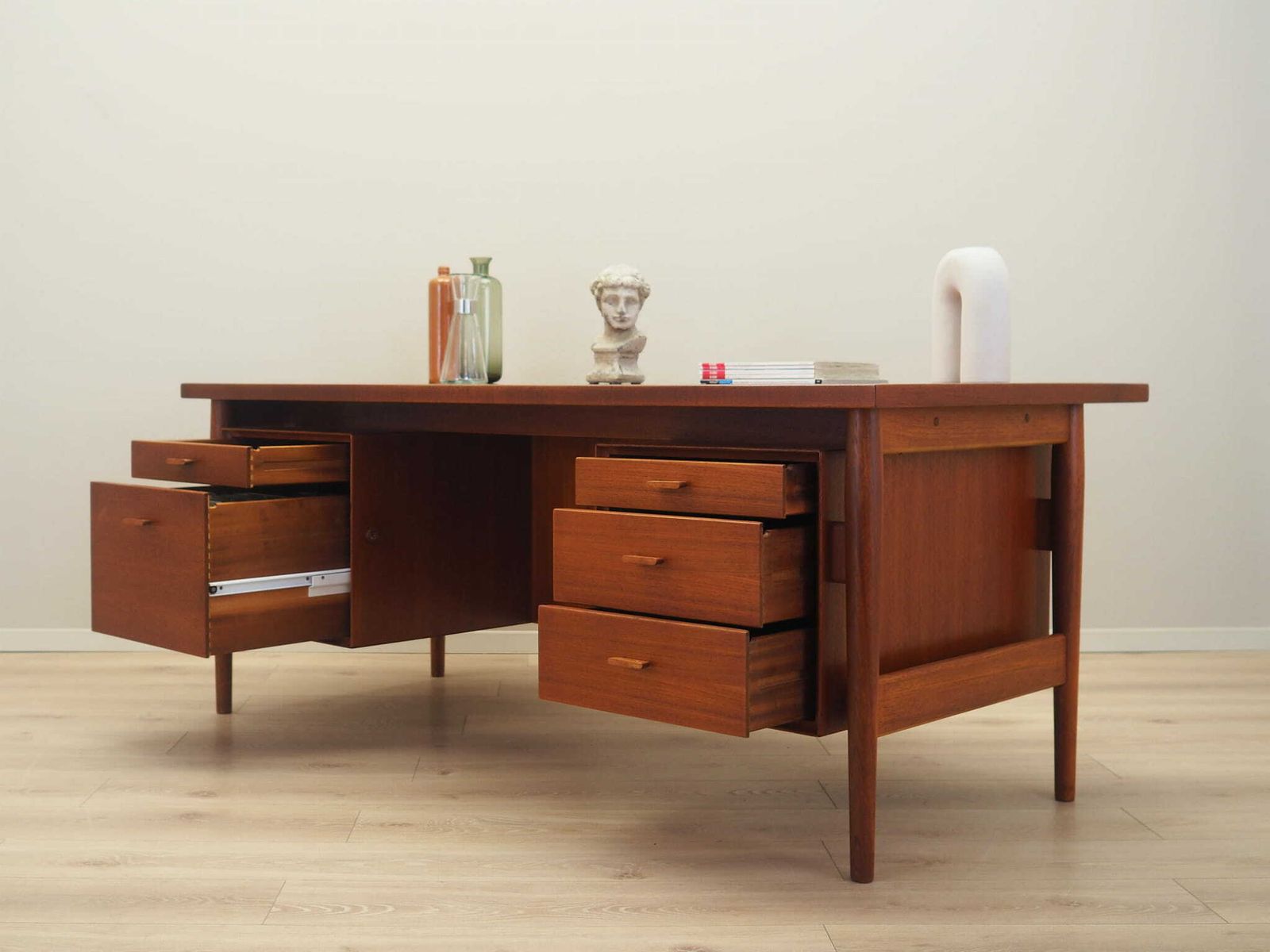 Teak Desk, Danish Design, 1960s, Designer: Arne Vodder, Production: Sibast photo Furniture