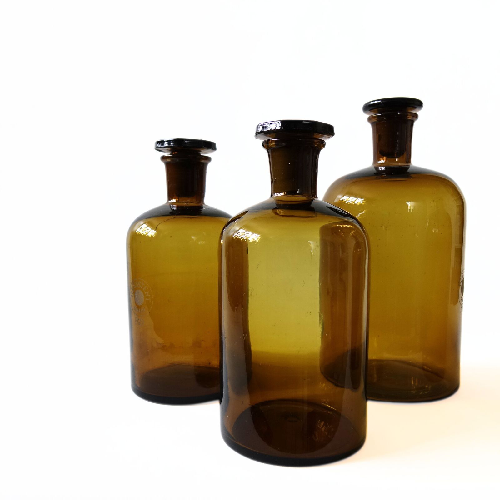 Vintage Brown/Yellow Glass Medicine Bottle With Lid, "Resitent 2000 Ml F69" photo for sale