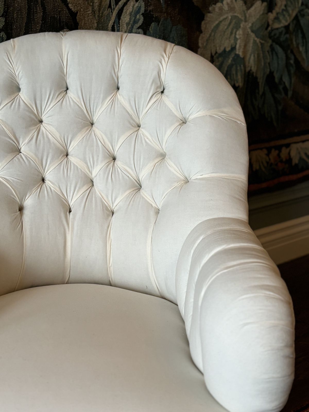 photo furniture Antique Cornelius V Smith Button Back Arm Chair